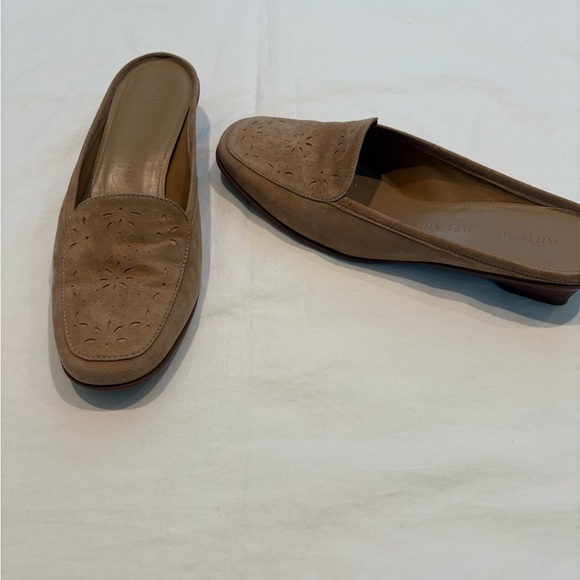 Vintage Antonio Melani Earth Tan Suede Slip-On Loafers. Size 8 EUC - Picture 1 of 6